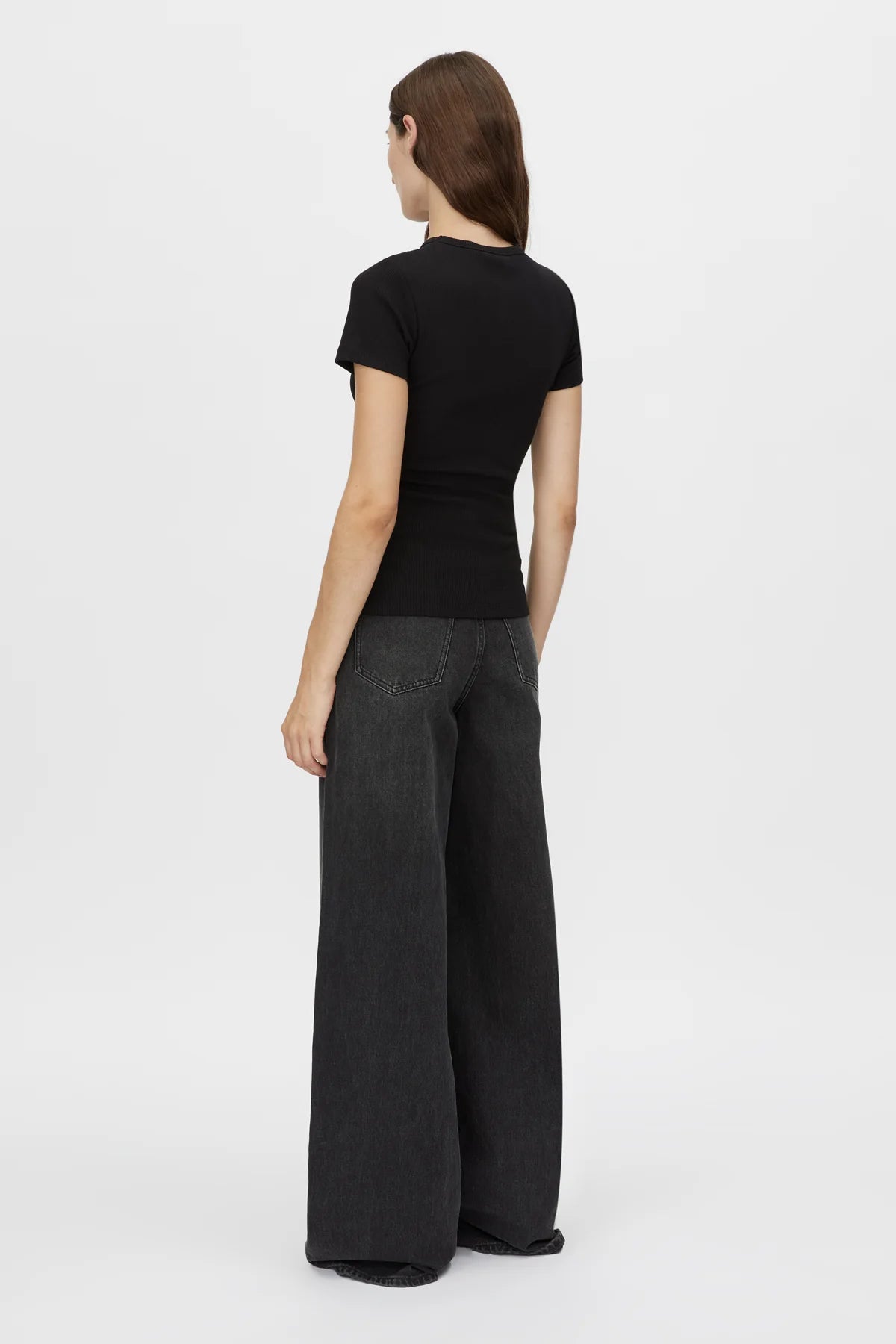 Nora Fitted Tee | Black