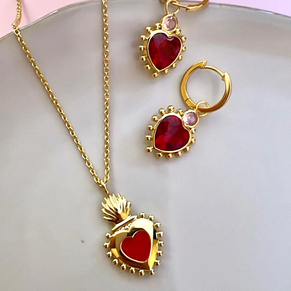 You Cant Break My Heart Necklace /Gold