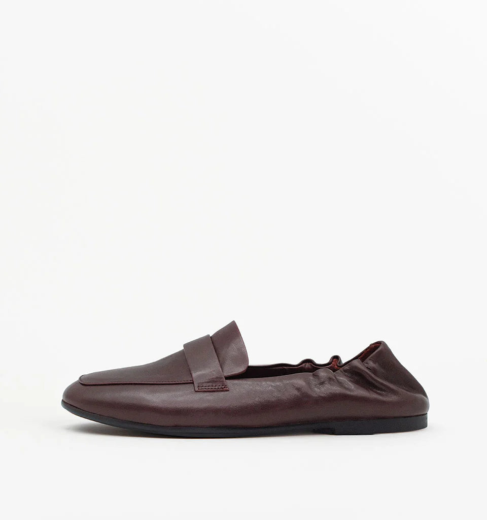 Ives | Burgundy Oiled Leather