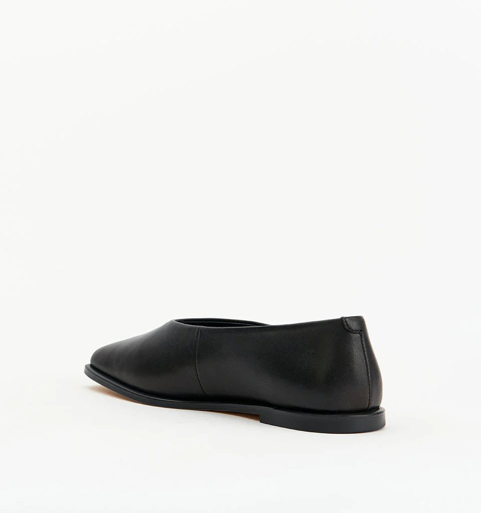 Jade | Black Tumble
