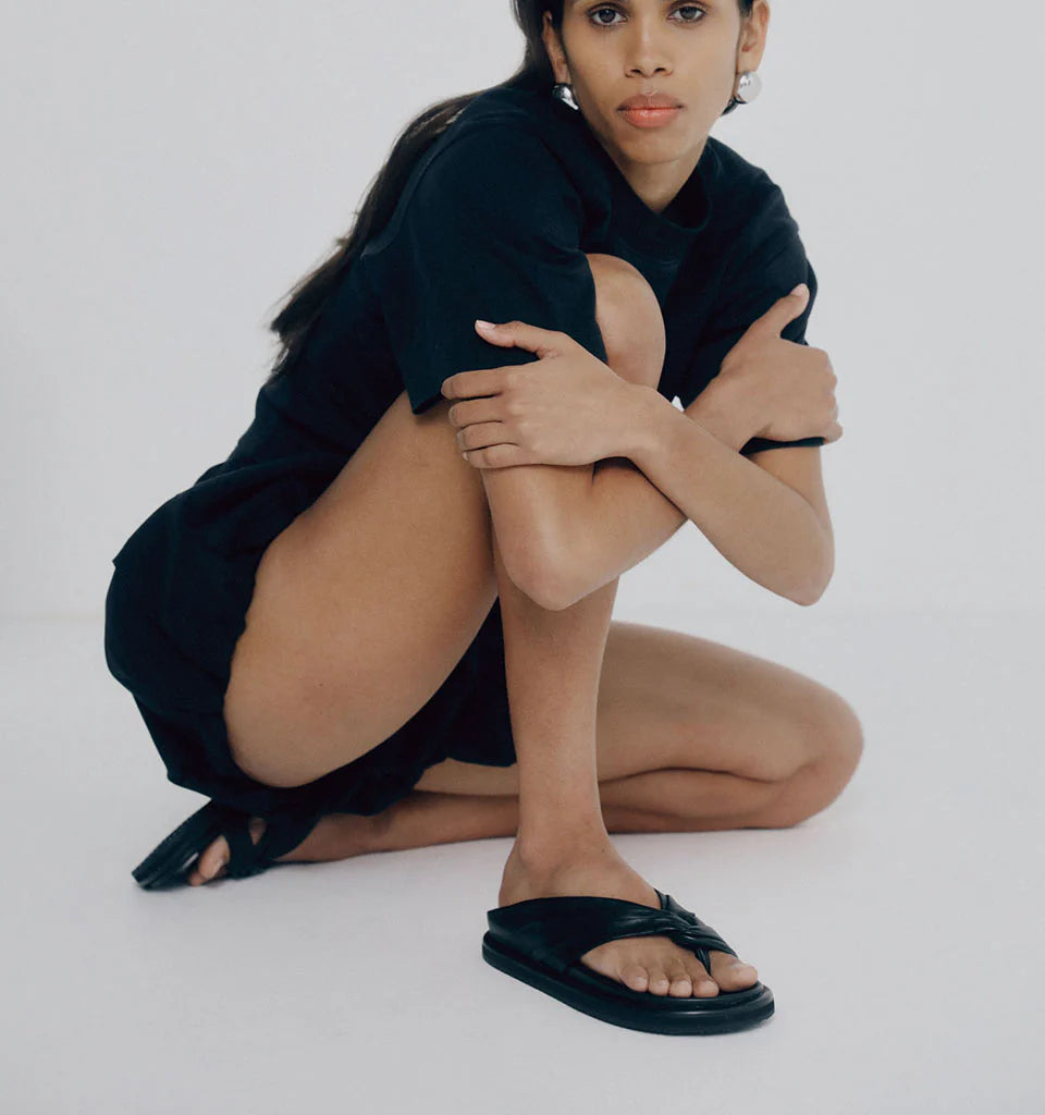 Paola | Black Leather