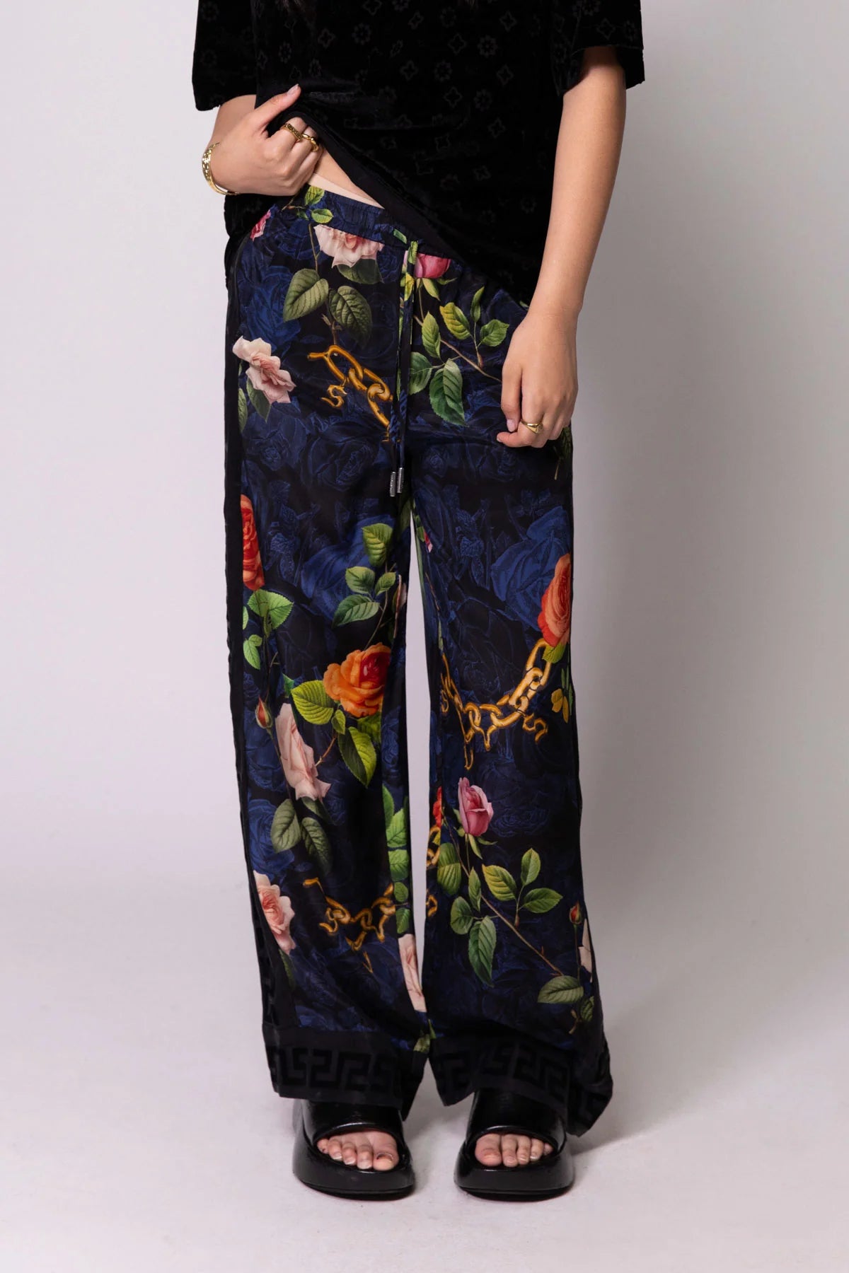 Chains and Roses Vacay Pant | Black Print