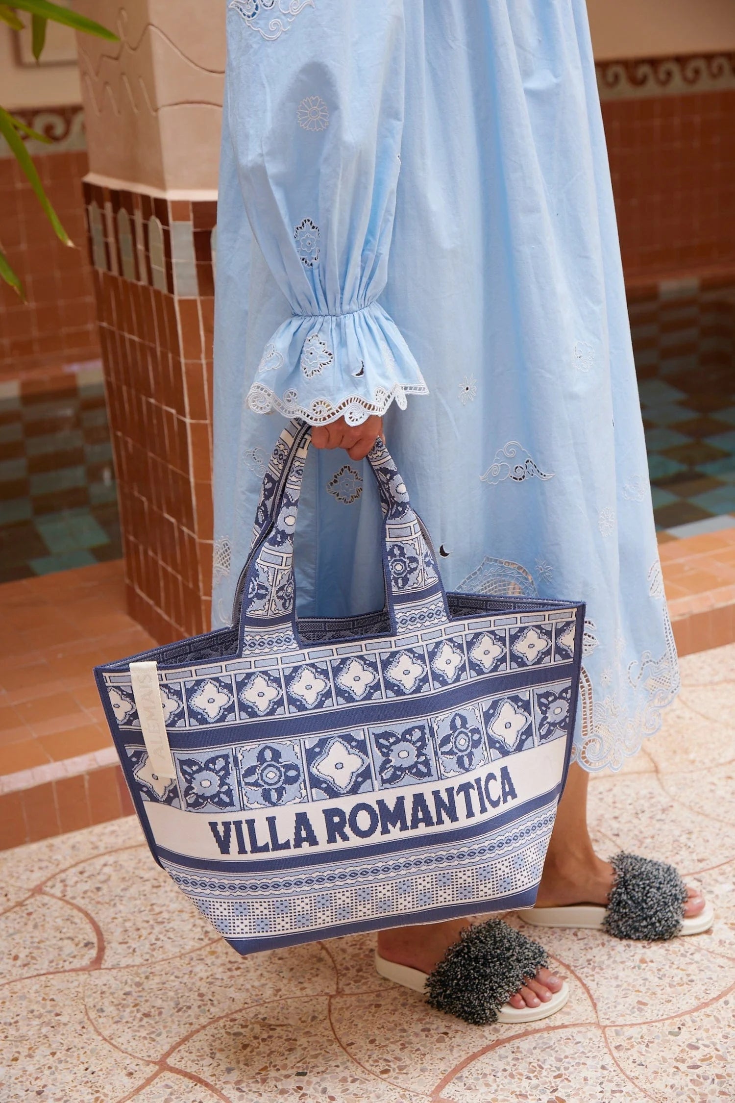 Villa Romantica Jacquard Maxi Tote | Blue