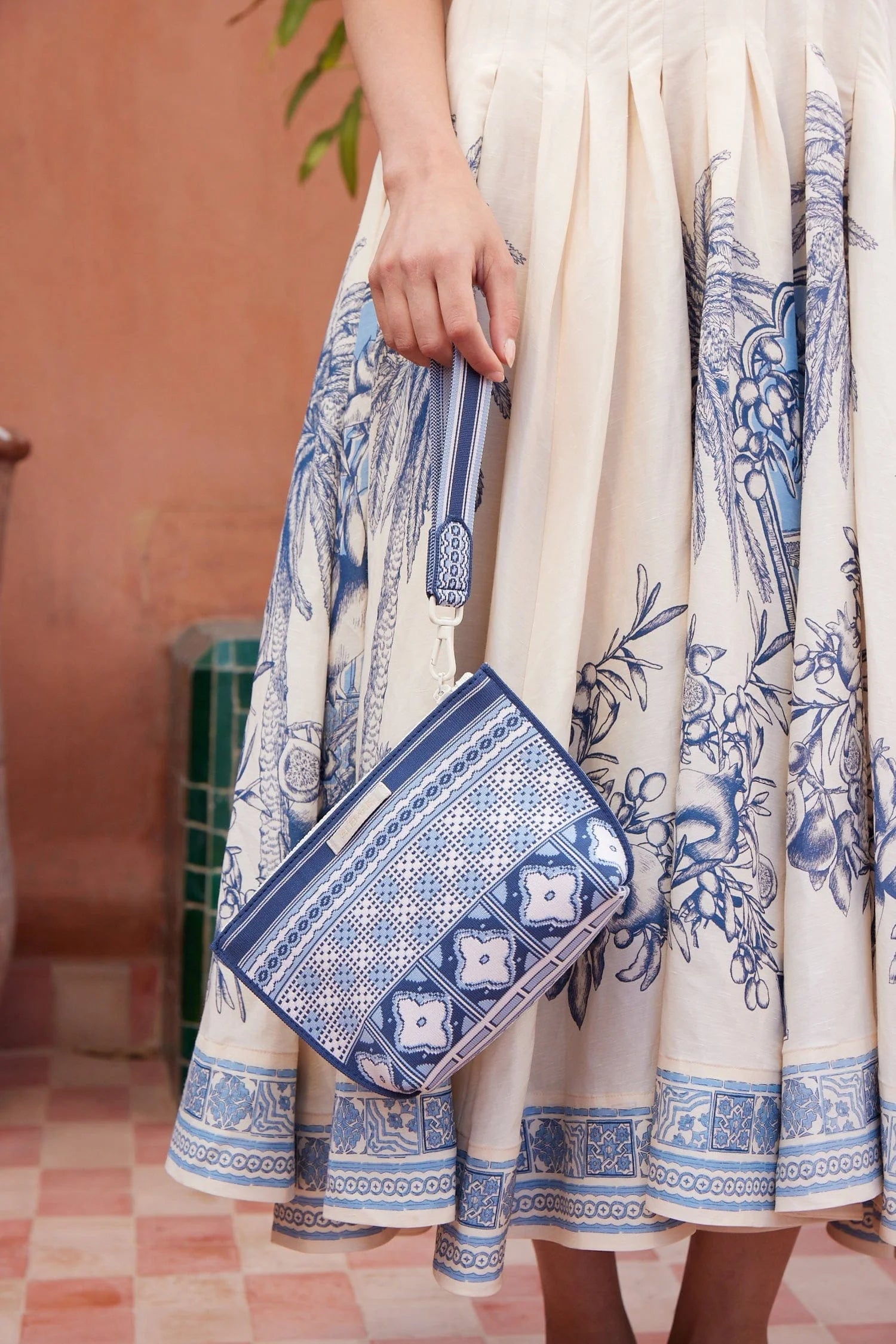 Villa Romantica Jacquard Pouch | Blue
