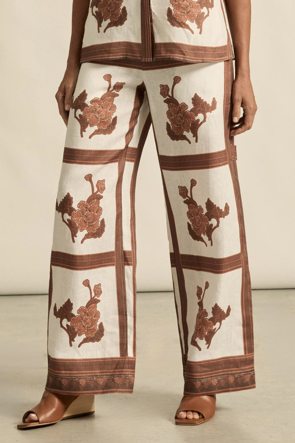 Gesture Pant | Coffee Collage