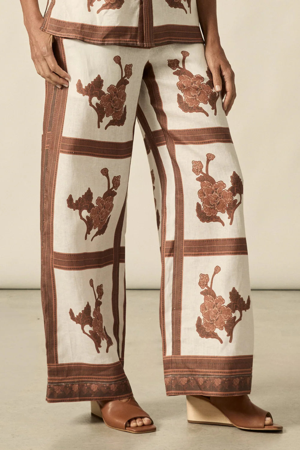 Gesture Pant | Coffee Collage