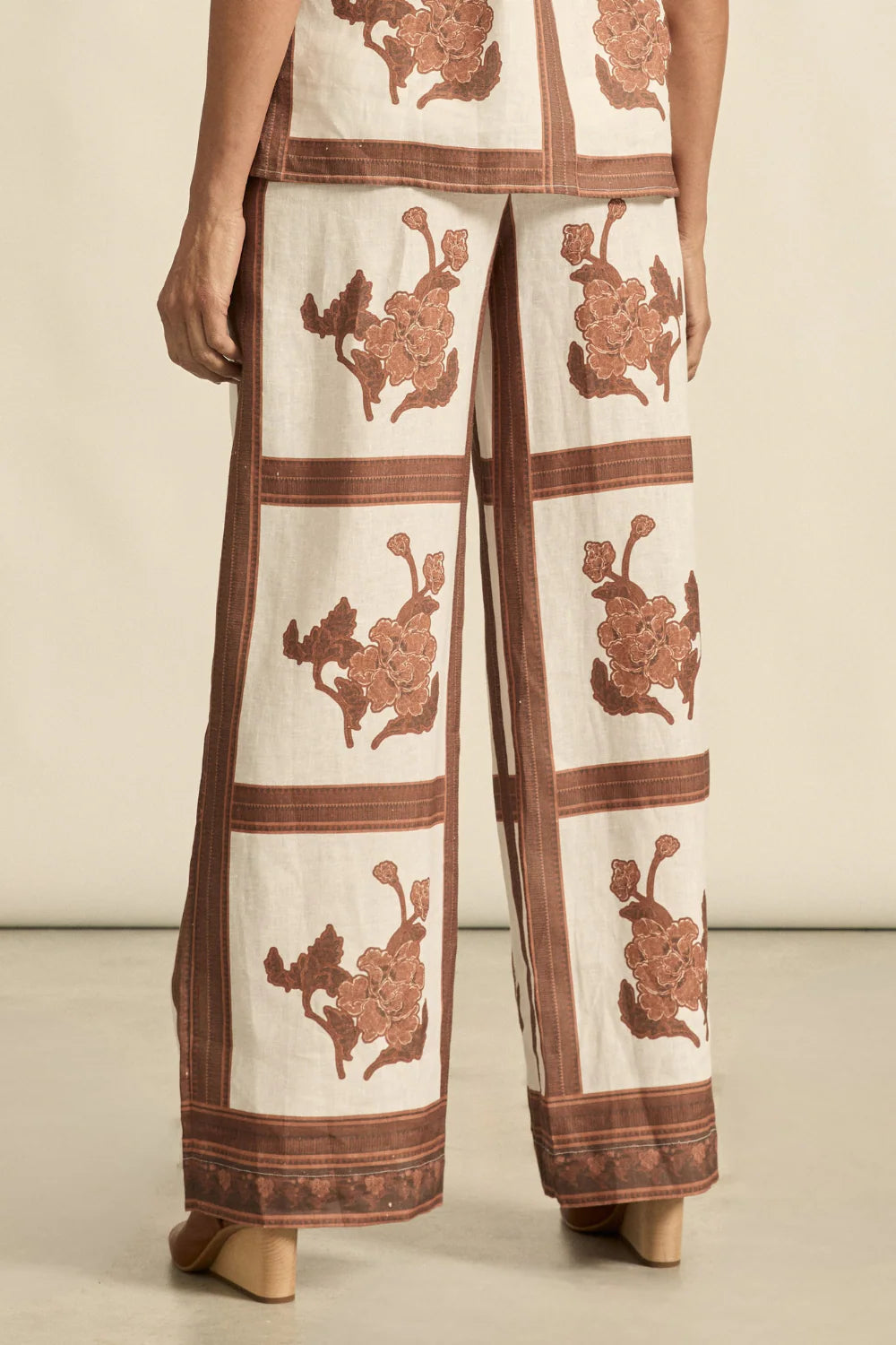 Gesture Pant | Coffee Collage