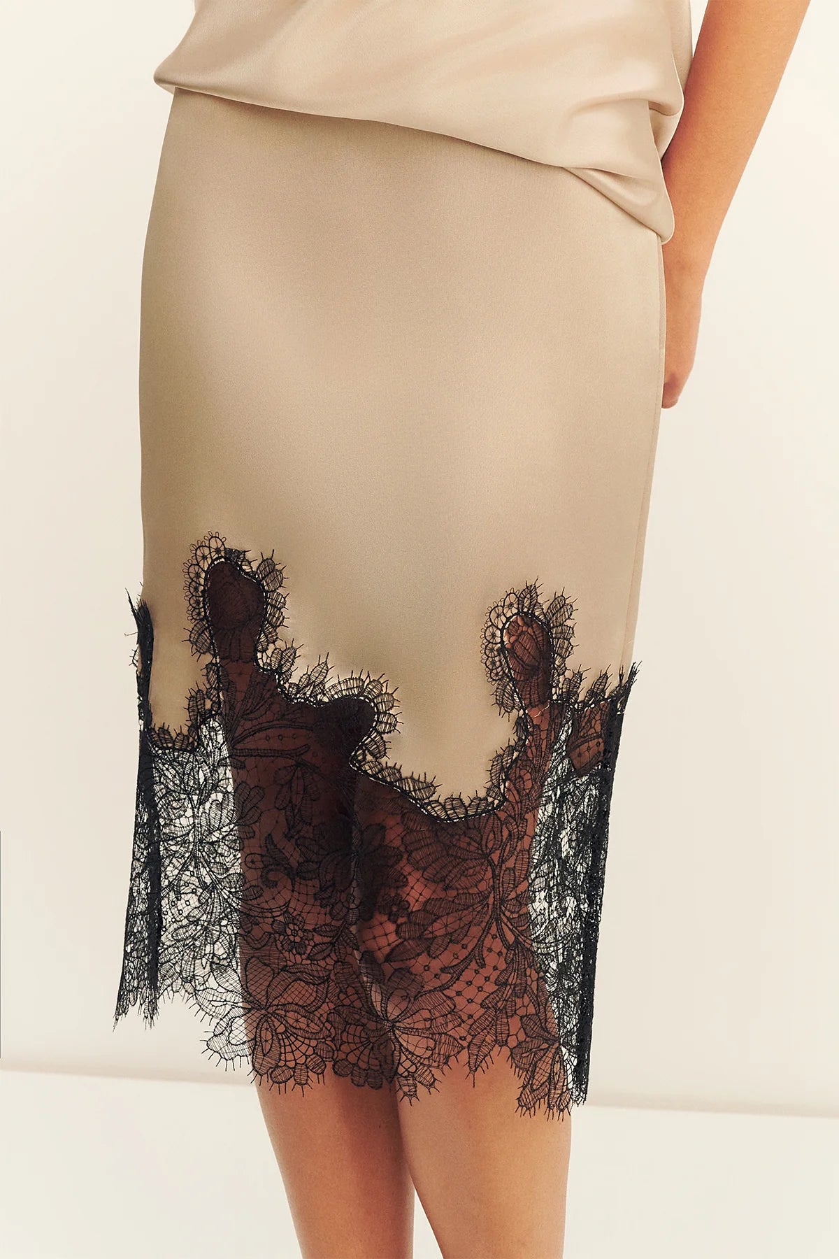 Lucia Lace Midi Skirt | Champagne