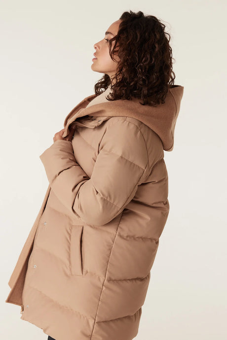 The Henderson Puffer | Camel