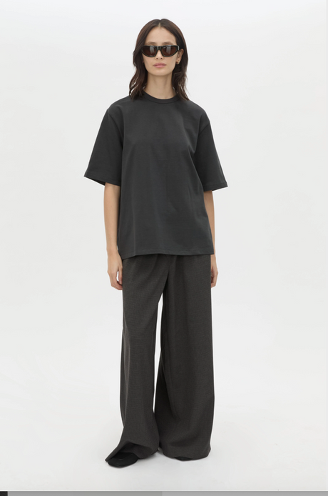 Studio Graphic Tee | Coal