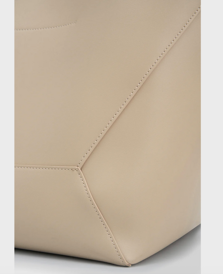 Ezra Tote | Chalk