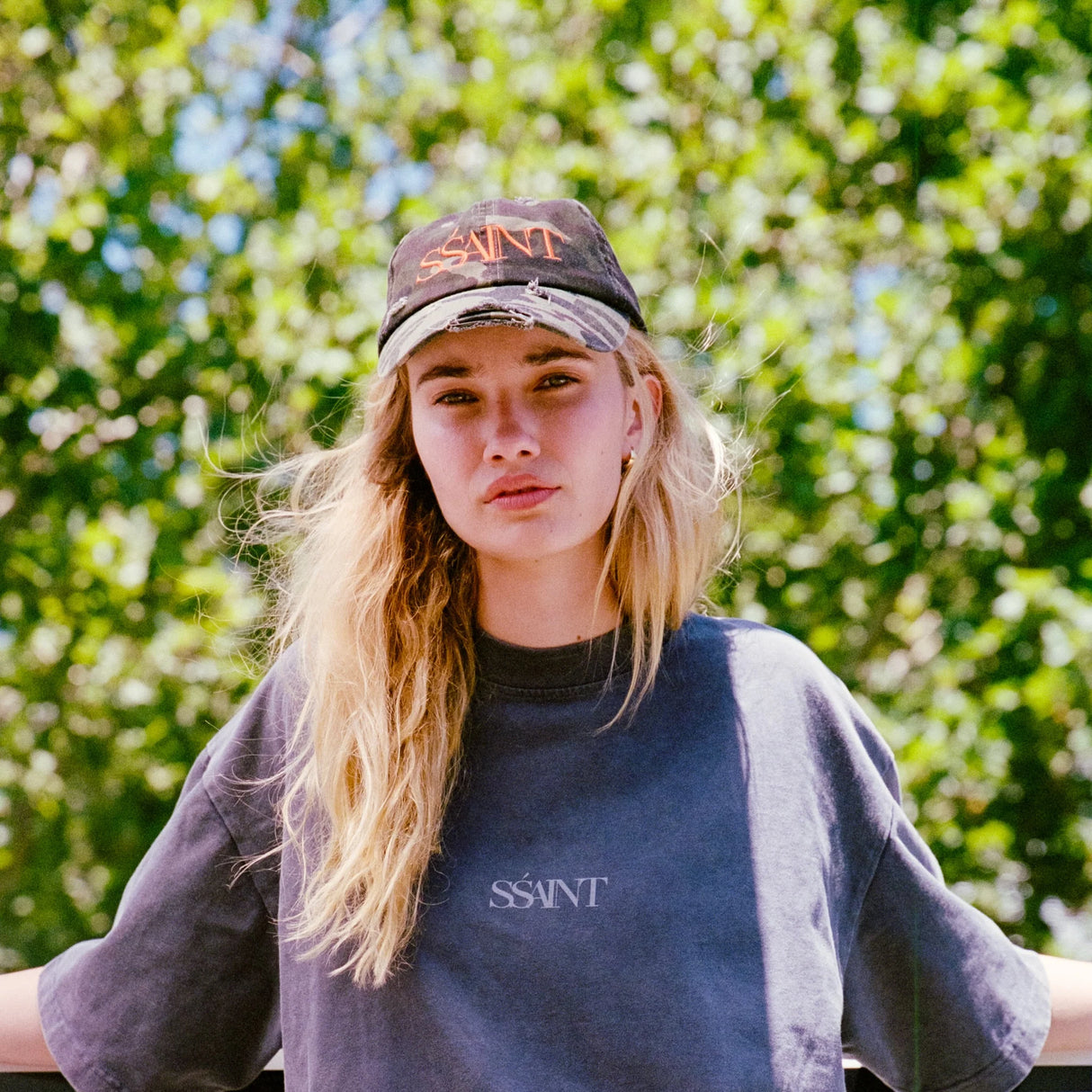 No Vacancy Tee | Acid Wash Grey