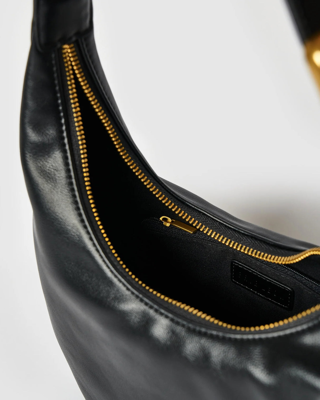 Everyday Croissant Bag  | Black