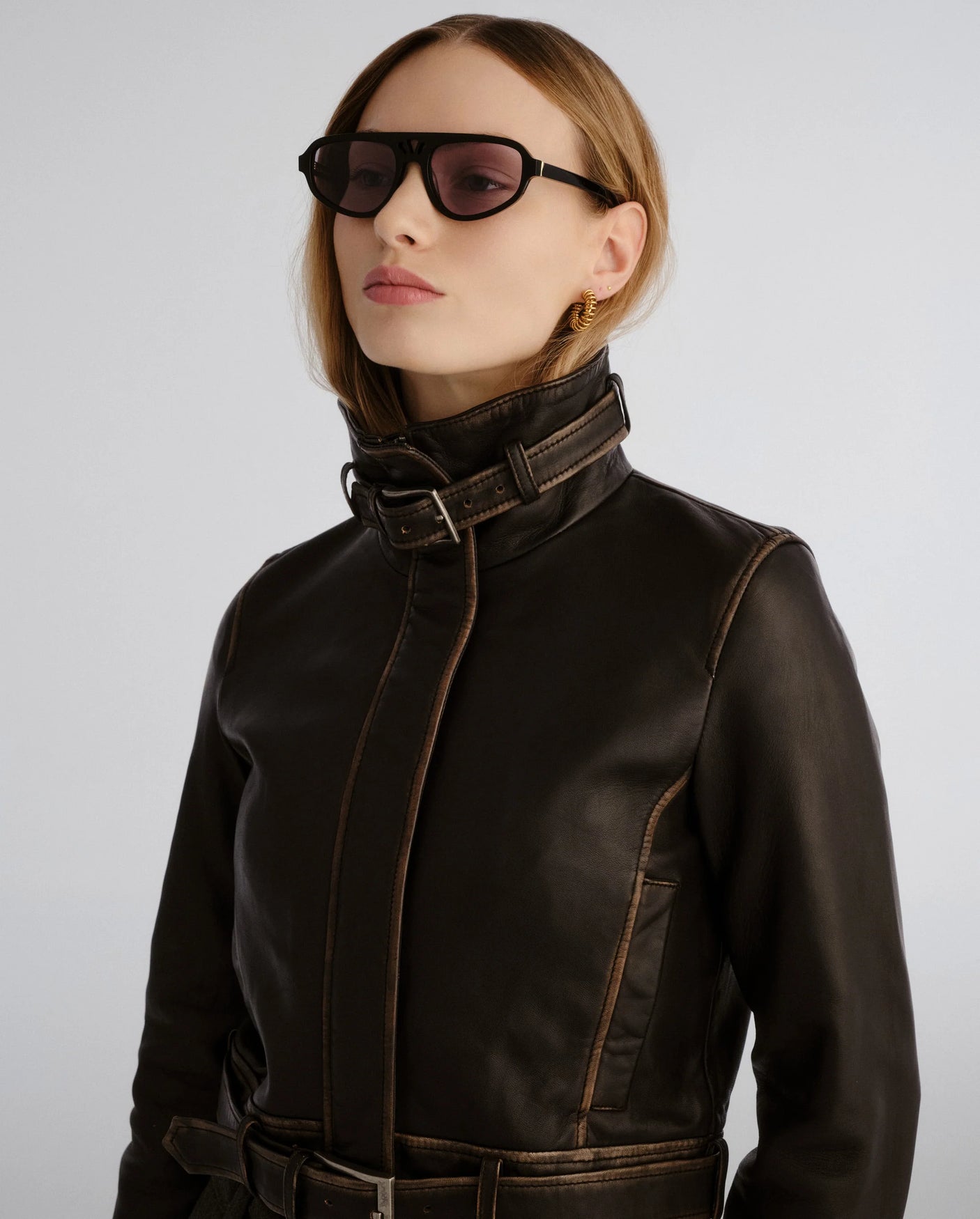 The Dakota | Black