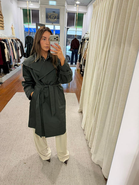 Gia Funnel Neck Coat | Black