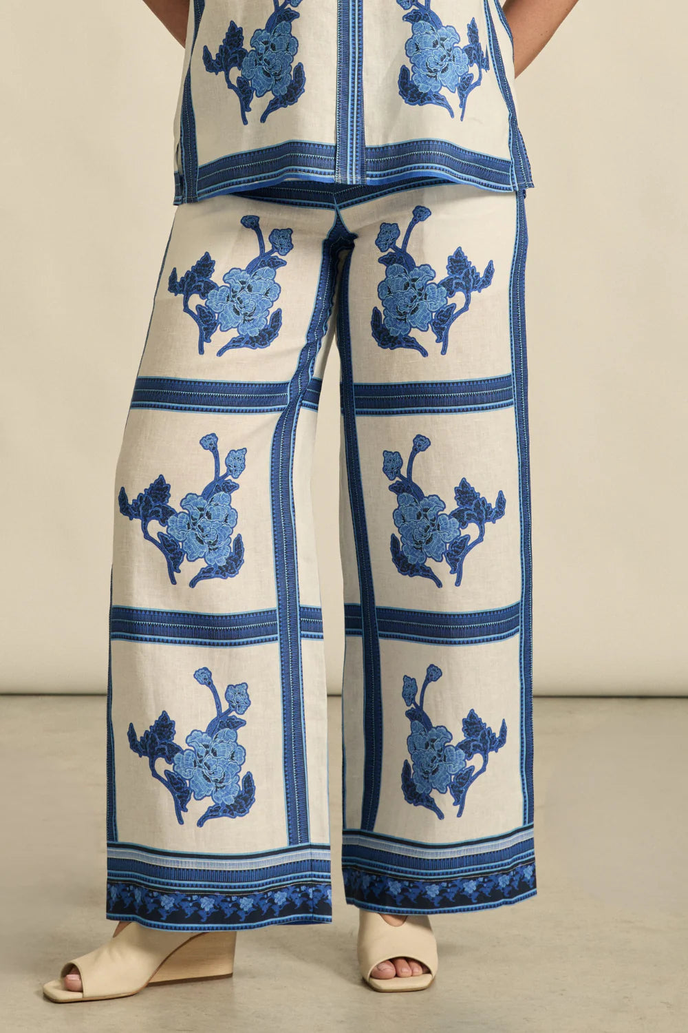 Gesture Pant | Azure College