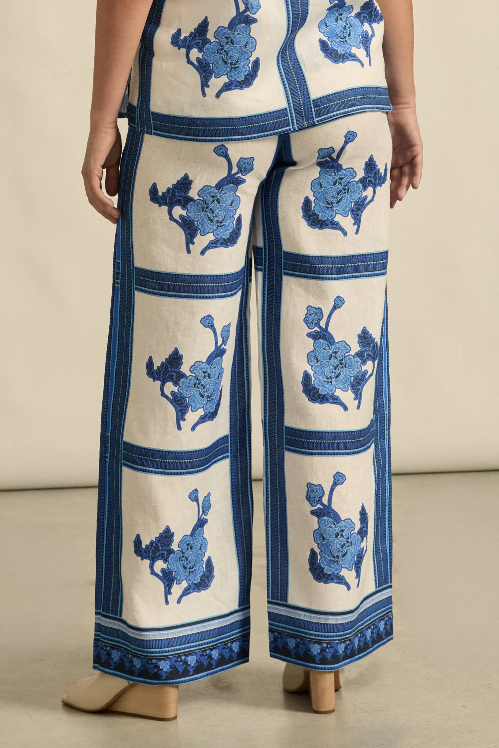 Gesture Pant | Azure College