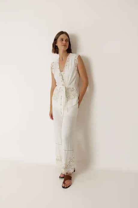 Floral Embroidery Top | Ecru