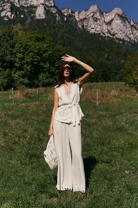 Floral Embroidery Top | Ecru