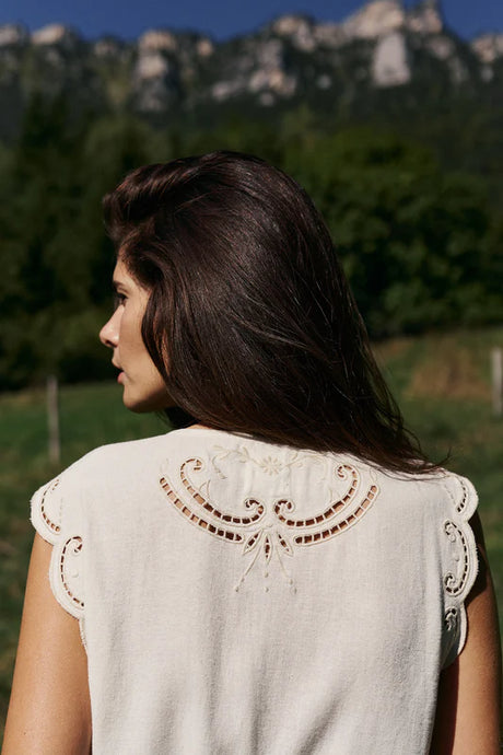 Floral Embroidery Top | Ecru